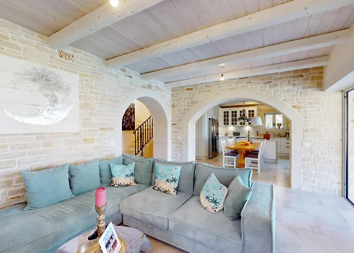 Lumidana 빌라 하니아