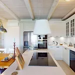 Villa Lumidana