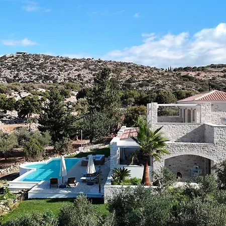 Lumidana Villa