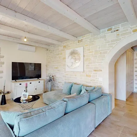 Lumidana Villa *